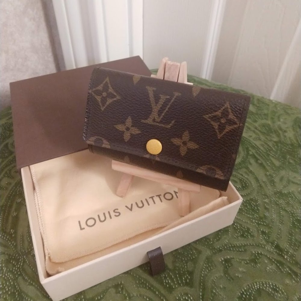 Louis Vuitton 6 Key Case Holder Monogram Citrine